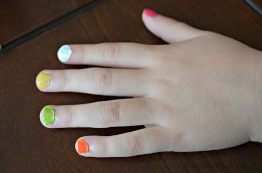 Cakes Painted Nails without Color Blocking