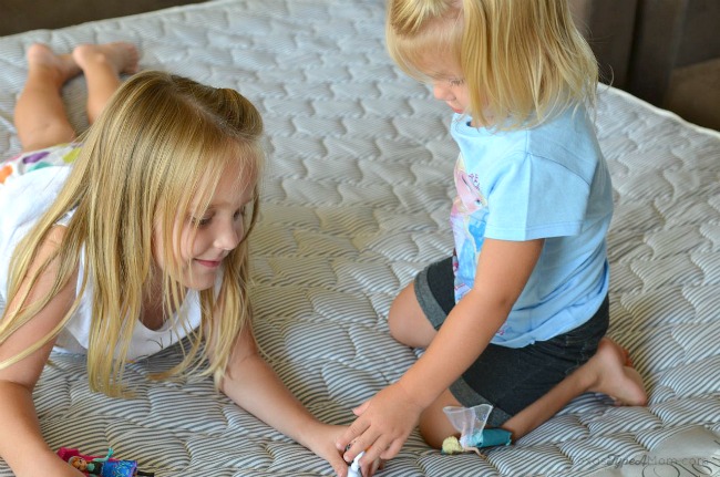Girls playing with Frozen toys #FrozenFun #shop