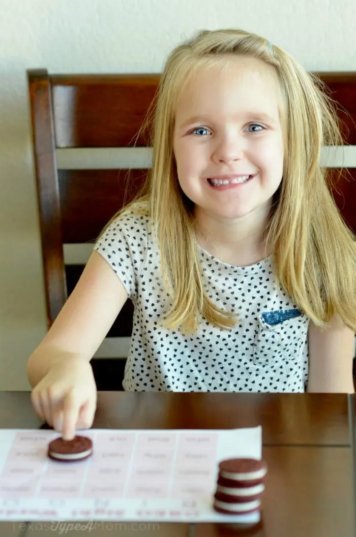 Cakes playing OREO Sight Words Bingo Game