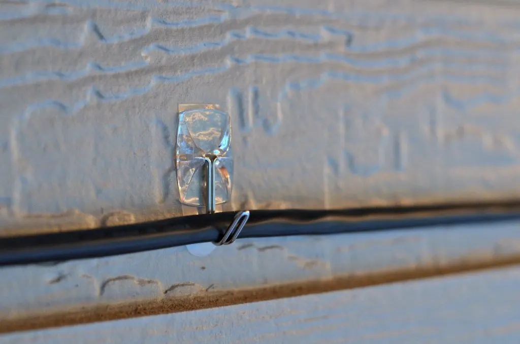 Command Clips Holding Extension Cord #ProjectAmazing #ad