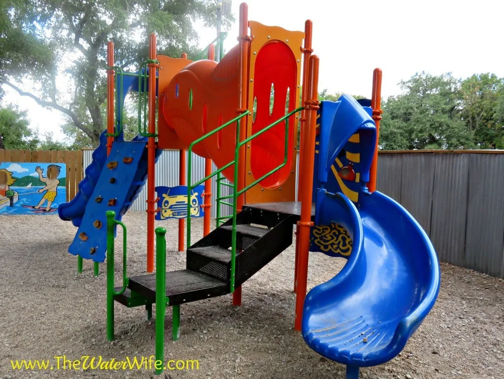 Austin/Lakeway Restaurant with Playscape - Boat House Grill 