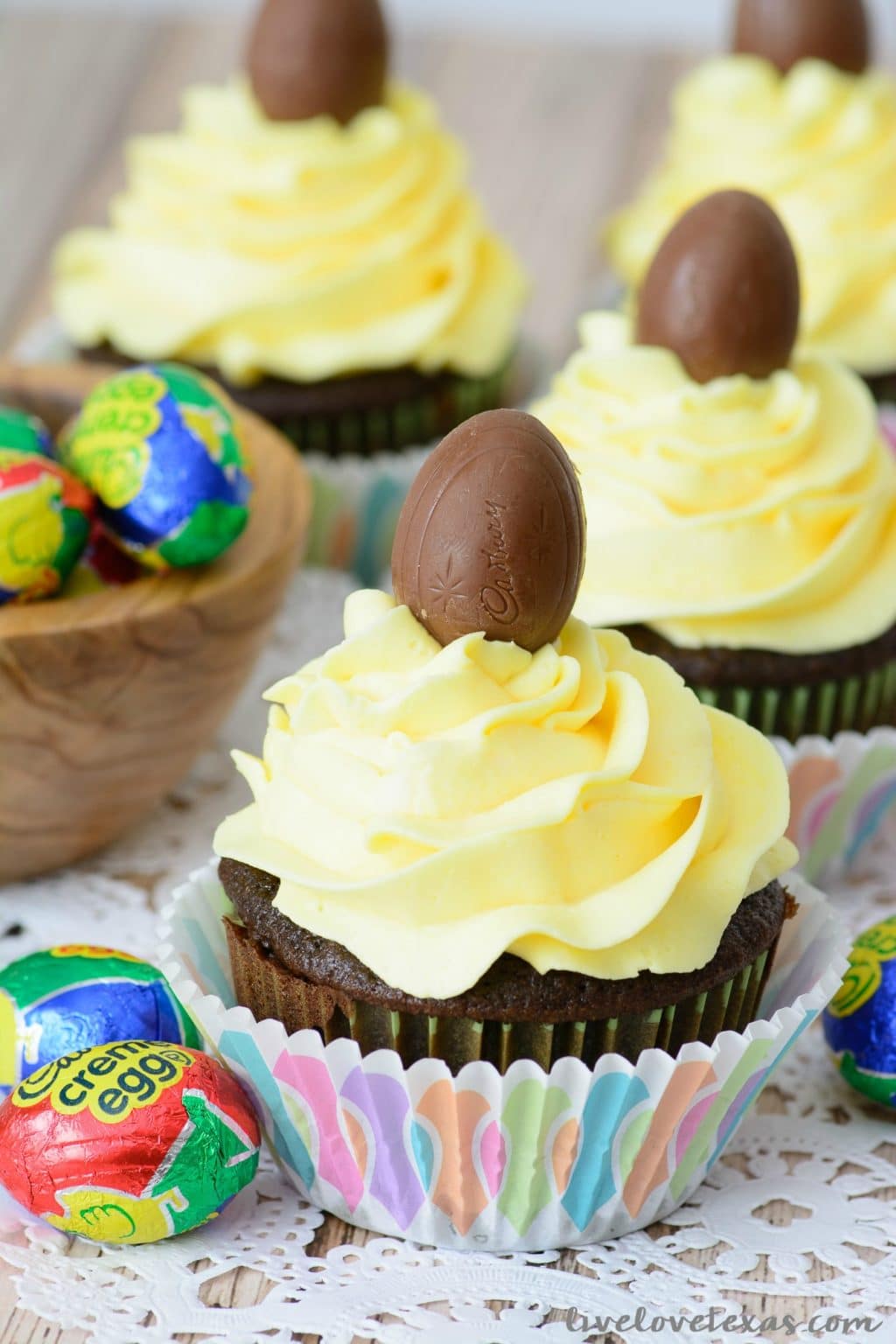 Cadbury Creme Egg Cupcakes Recipe + Buttercream Frosting