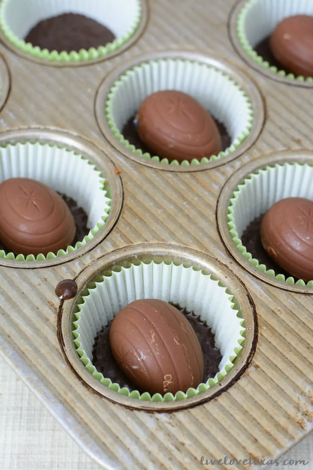 Cadbury Creme Egg Cupcakes Recipe with Buttercream Frosting