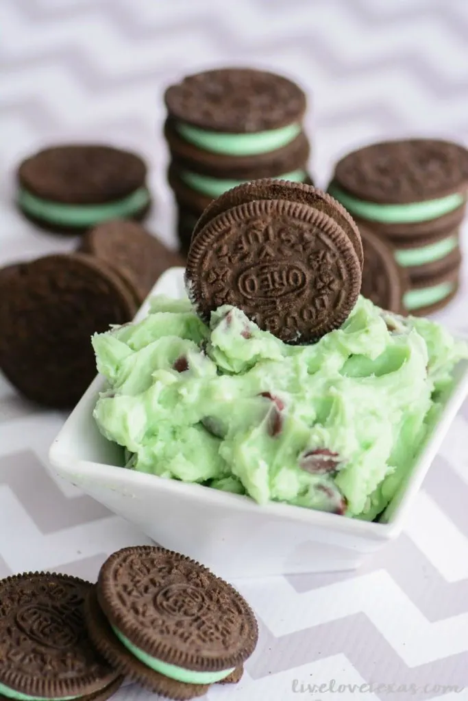 Mint Chocolate Cream Cheese Dip