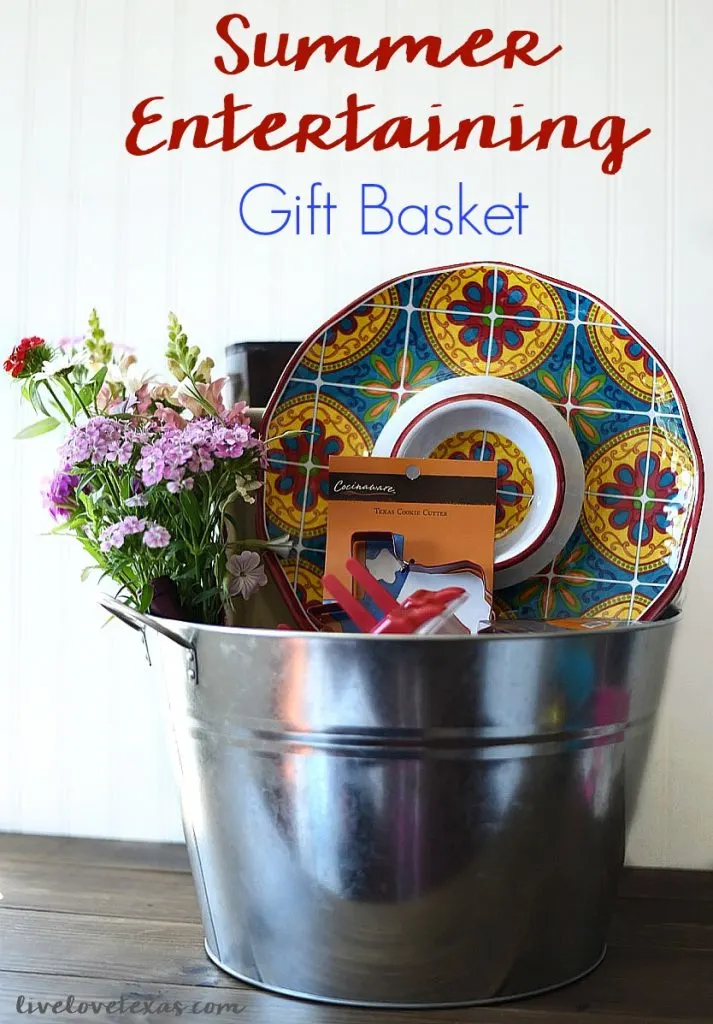 The weather is heating up and summer is just around the corner! Surprise mom this year with a gift that's practical, but fun like this Texas Summer Entertaining Gift Basket! #HEBMoms #ad