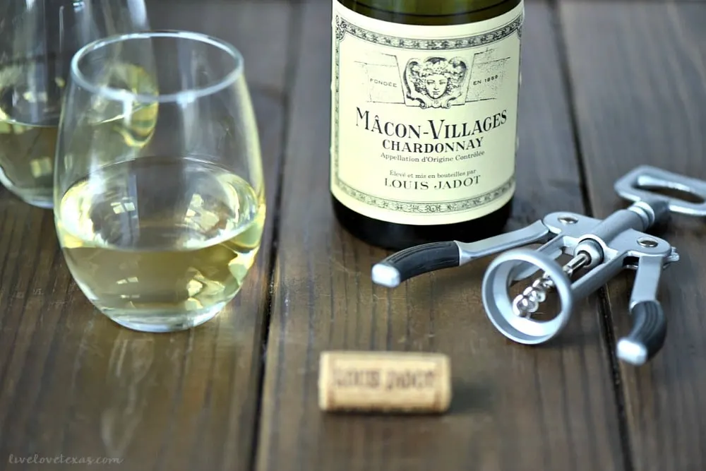 This Easy Crostini recipe with Goat Cheese Prosciutto and Peaches is the perfect appetizer for summer entertaining! Pair it with Louis Jadot Chardonnay!