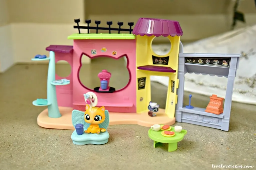 littlest-pet-shop-pawristas-cafe-playset
