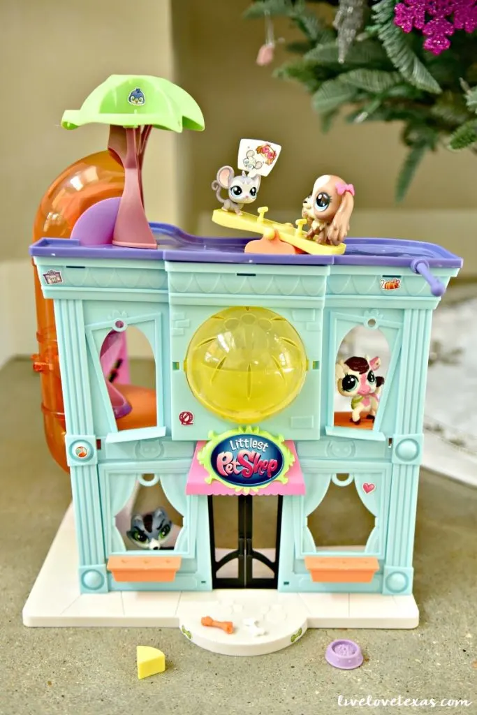 littlest-pet-shop-pet-shop-playset