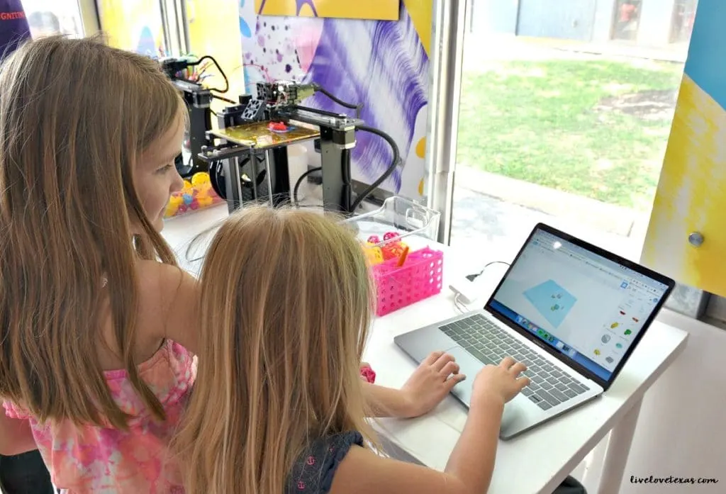 Spark Curiosity in STEM with the Curiosity Cube Tour! 
