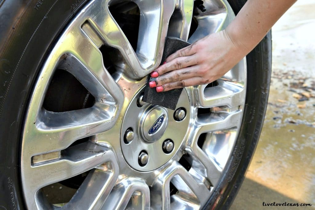 Spring cleaning is in full swing around here. But why stop at your house? Learn How to Detail Clean Your Car in 5 Easy Steps and get it ready for the warm months ahead! 