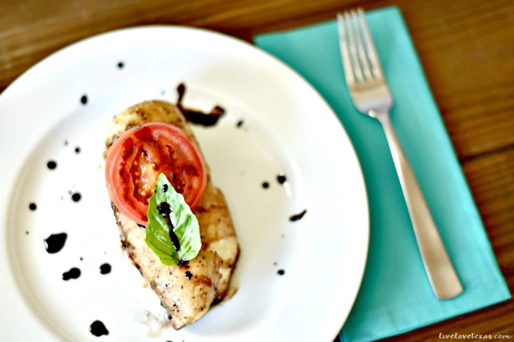 If you love the taste of a carprese salad but are looking for a recipe that's more filling, try this Easy Baked Caprese Stuffed Chicken!