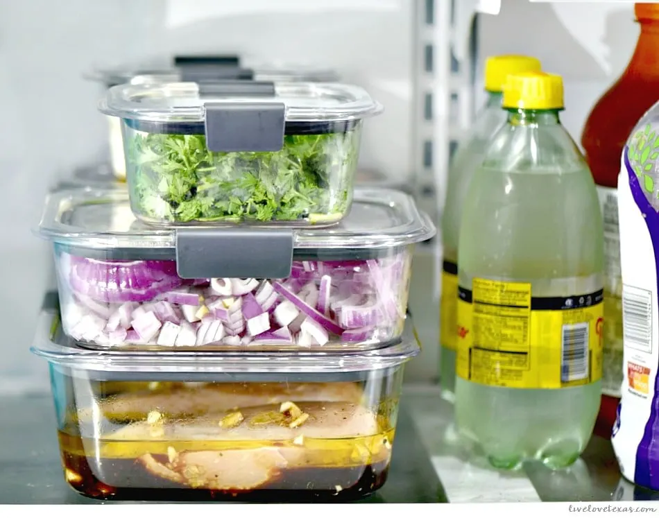Don't wait until 5 o'clock when you're asking yourself, "What's for dinner tonight?" yet again. I've done that way more times than I can count until I learned how I was doing meal planning all wrong. You don't need to wait as long as I did to figure these out for yourself, try these 7 Meal Planning Secrets for People that Fail at Meal Planning and transform your weekly routine! @Rubbermaid @SheSpeaksUp #StoredBrilliantly #ad