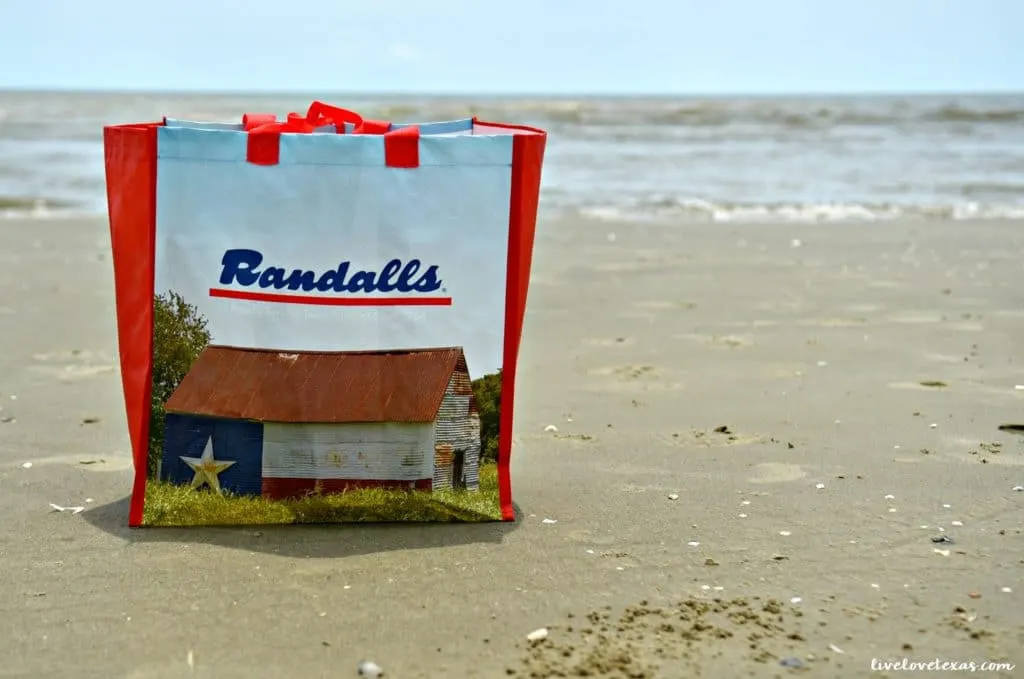 Traveling with your favorite people should be fun, but it can get stressful if you're not prepared. Check out these 5 Tips for Traveling with a Big Group!