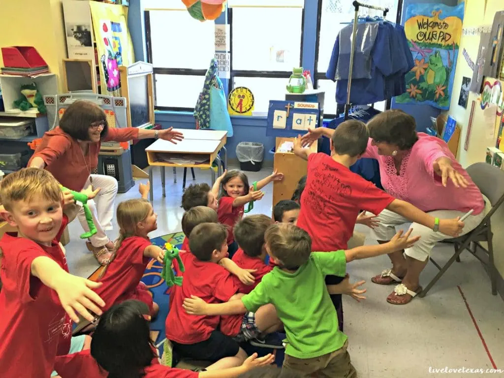 Do Kids Need Preschool? With two kids now in elementary, I wholeheartedly believe kids do need preschool and here's 3 reasons why!