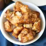 This Easy Monkey Bread Recipe uses only six ingredients to make a delicious and seasonal Apple Cinnamon Monkey Bread!&nbsp;
