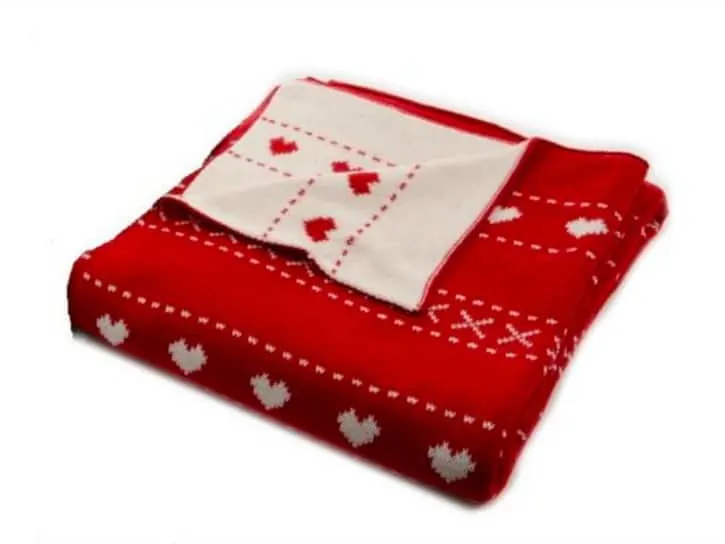 Don't wait until Sunday and realize you have nothing planned, get inspired with these 10 Christmas Eve Ideas for families!