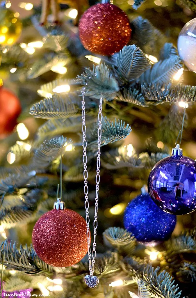 What is the best Christmas gift for girls? Here are 5 Non Toy Ideas that parents and kids alike will love and that will leave a lasting memory.