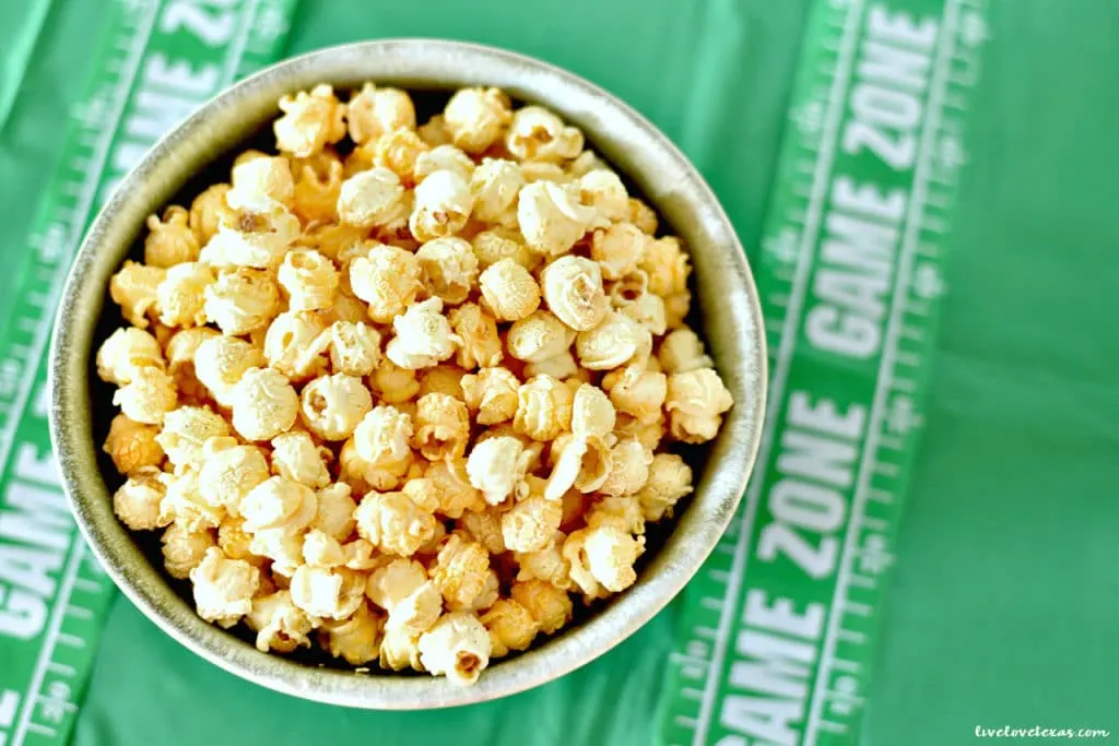 Don't spend more time than you have to in the kitchen during the big game. Try these 5 Easy No Bake Super Bowl Snacks Ideas to make party planning simple!