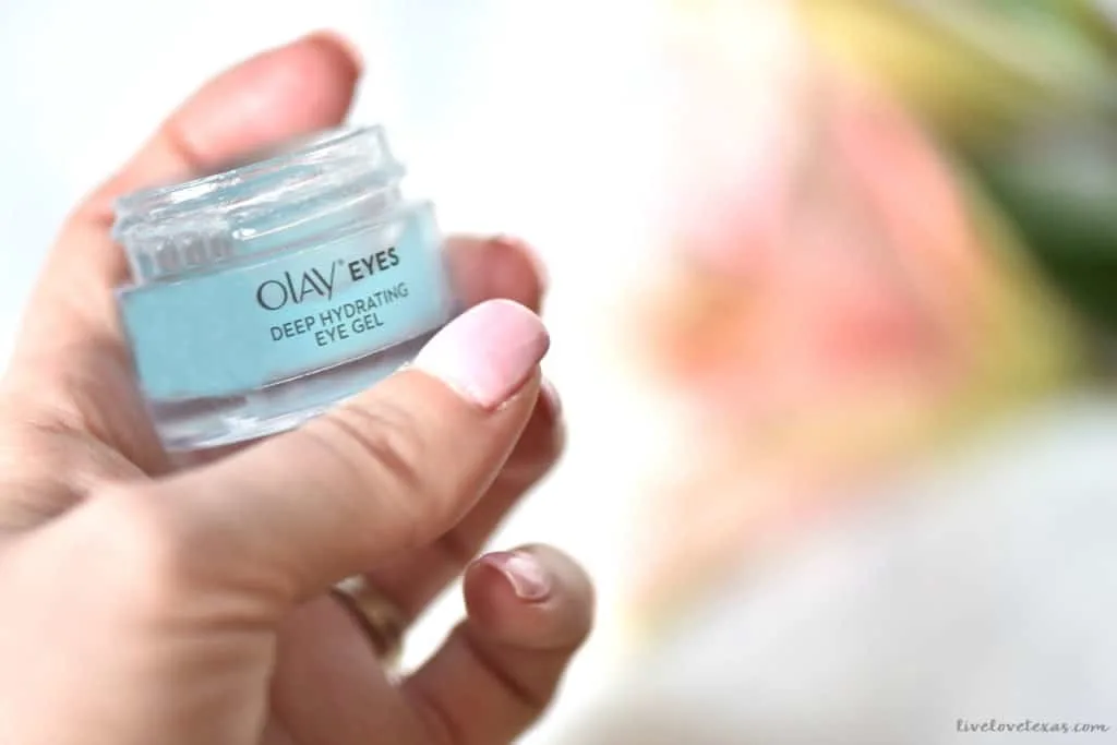 After the indulgence of the holiday season, it's now time for a reset. Learn How to Reset Your Skin in 3 Easy Steps for noticeably healthier skin almost instantly!