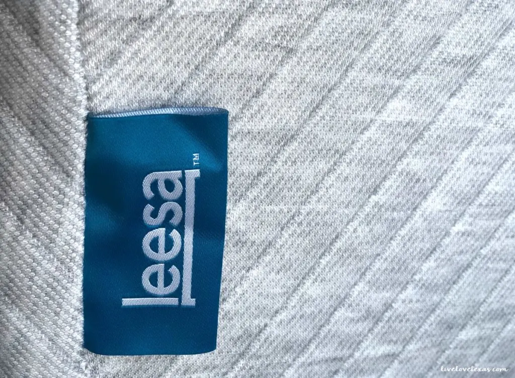 Shopping for a mattress can take up a ton of time and is never easy with kids. Thankfully these days you don't even have to leave your house. I'll show you why and how to order a mattress online!