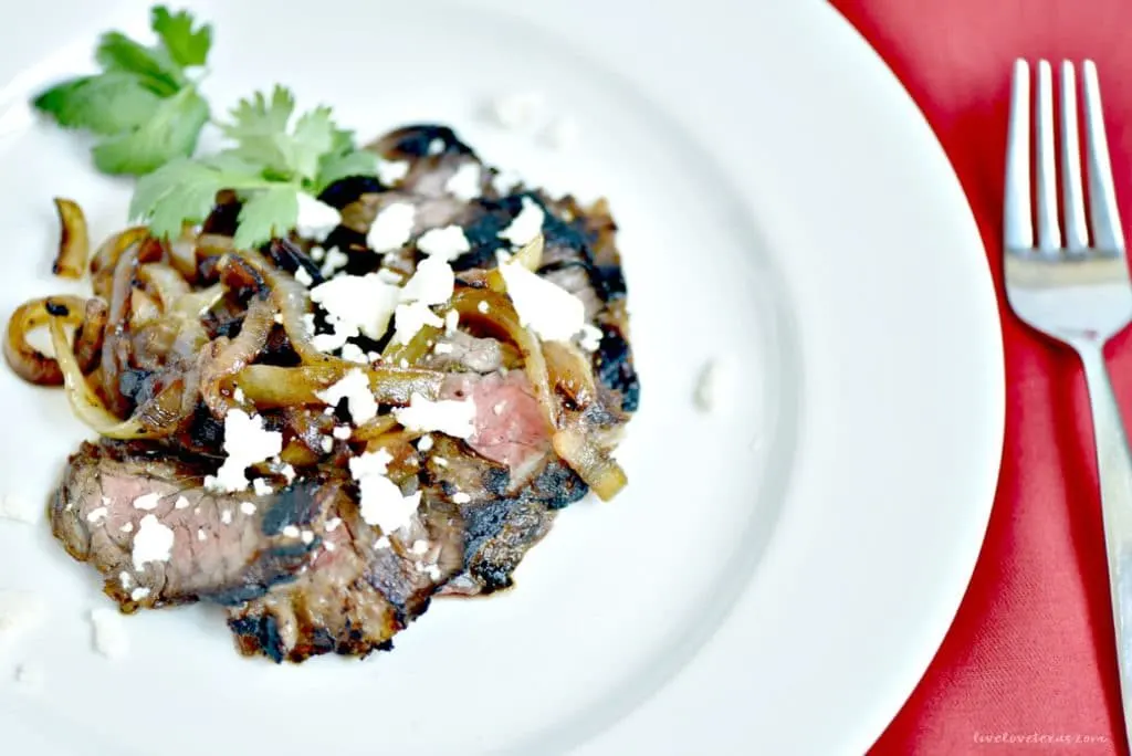 Whether you're looking for meal plan inspiration or something to serve on Cinco De Mayo, you can get a taste of Texas with this simple carne&nbsp;asada recipe. #carneasada #carneasadarecipe #texmex #cincodemayo #mexicanrecipes #beefrecipes #steakrecipes
