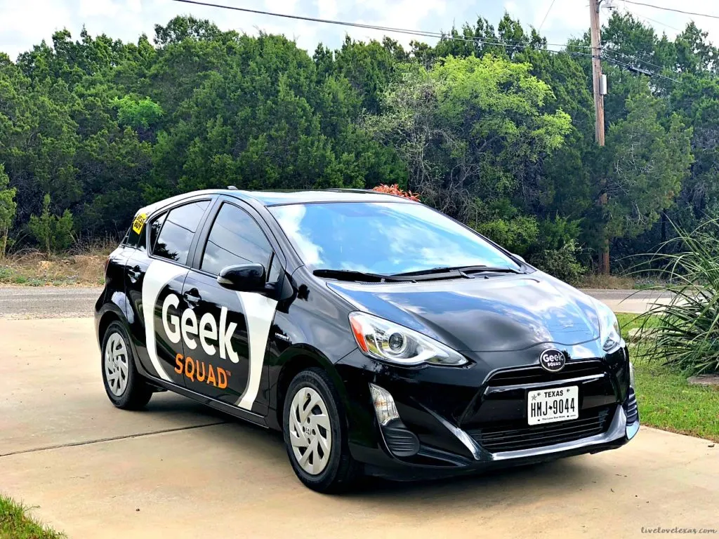 Nest Hello Doorbell Review with Every family needs smart wireless home security that's affordable. This Nest Hello Doorbell review will give you all the details on why your family needs this to stay safe and secure!