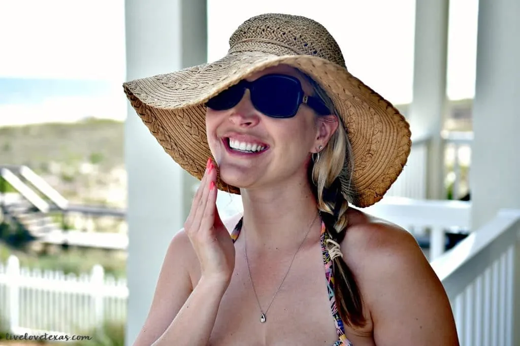 Have fun in the sun, but don't neglect your skin. Learn How to Protect Your Skin From the Sun Every Day in three easy steps! 