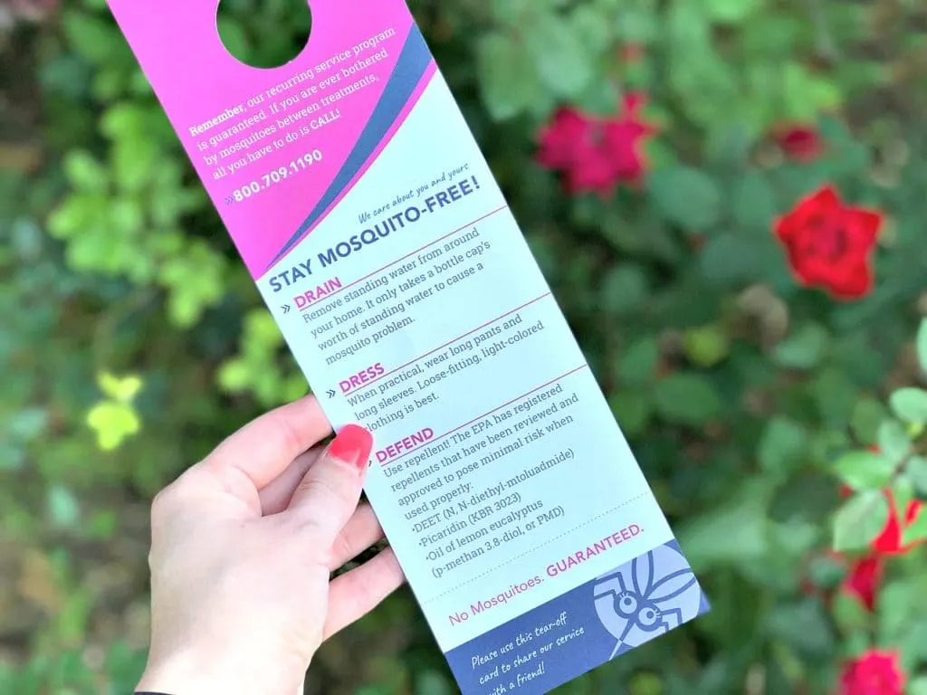 The weather is heating up and the entertaining season is back again. Use these 10 Tips for Throwing a Great Outdoor Party in Summer & Spring for a stress-free get-together!