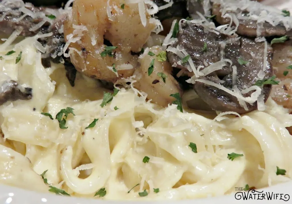 Mouthwatering and creamy restaurant style pasta that can be thrown together in under 30 minutes? It sounds too good to be true, but it&rsquo;s not with this quick and easy Shrimp and Mushroom Fettuccine Alfredo recipe. Wow your guests or just simplify dinner for your family.