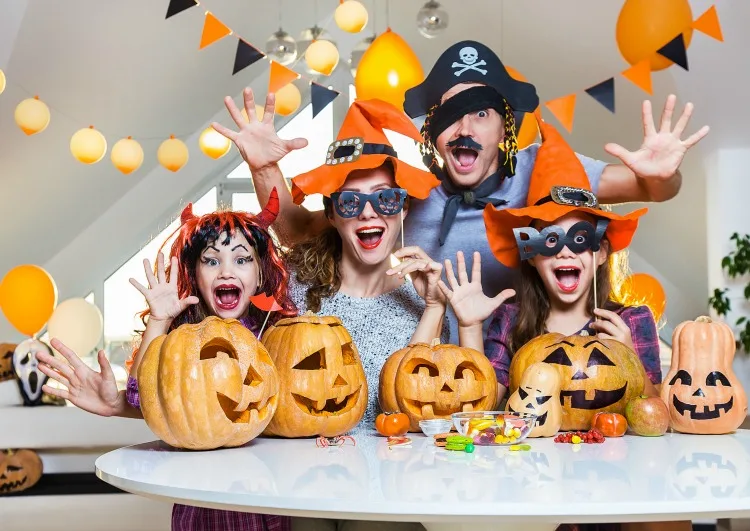 Make fall memories with these 10 Fun Family Halloween Traditions. These are the things your kids will remember about their childhood and help them to create Halloween memories they won't forget.