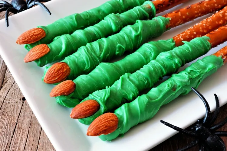 spooky Halloween pretzels
