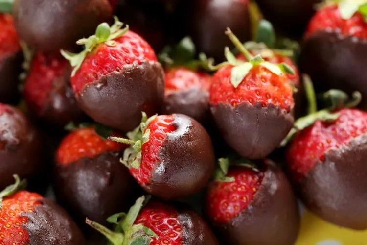 chocolate dipped strawberries