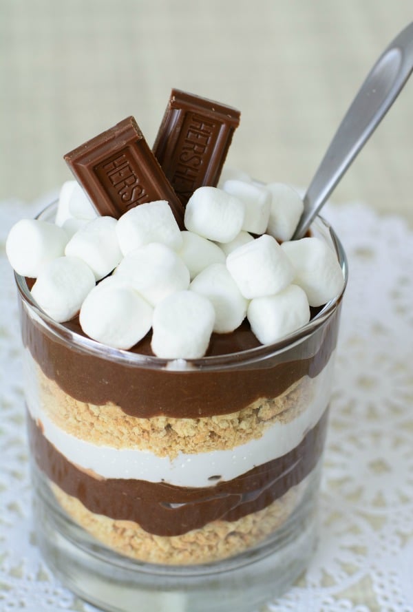 Smores recipe for pudding parfaits without a fire