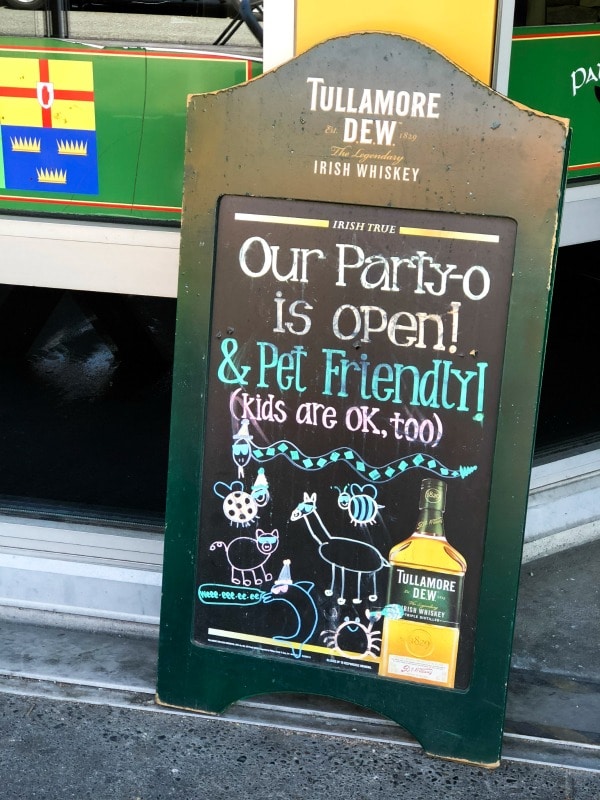 Pet friendly and kid friendly restaurant sign in Seattle, Washington.