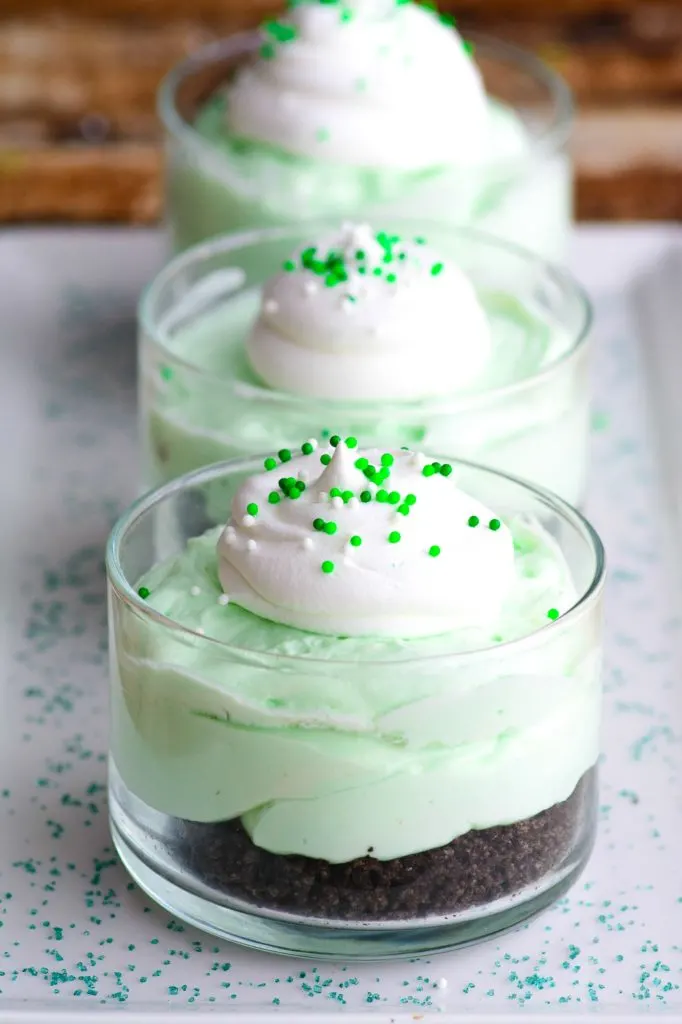 Grasshopper mini cheesecakes in dessert bowls