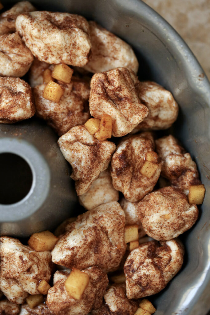 cinnamon and apple topped monkey bread